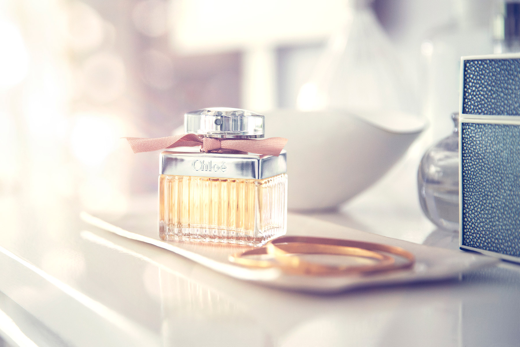6951_Chloe_Bottle_02D